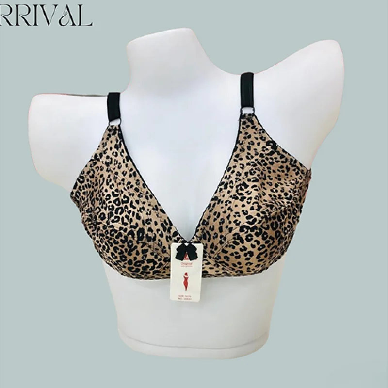 plus-size lace panties with a high-waisted design for all-day comfortconvertible bra with hook-and-eye closureElegant  Non Padded Leopard Bra