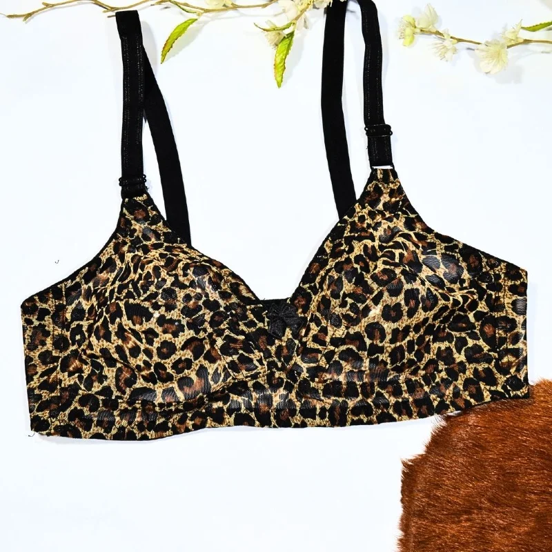 plus-size seamless panties with a tummy control panelwireless bra with molded cupsBrown Leopard Print Comfortable Bra