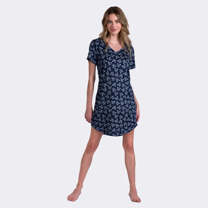 women's pajamas with a classic designLadies' Sleepshirt