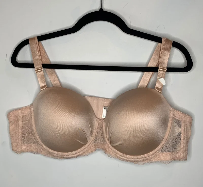 high-compression shapewear briefs for a smooth and toned lookconvertible halter-neck braBeige Bra with Lace Band